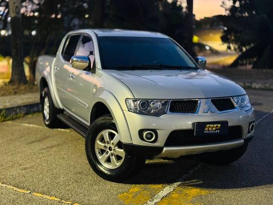 MITSUBISHI L200 TRITON 3.2 HPE 4X4 CD 16V TURBO INTERCOOLER DIESEL 4P AUTOMÁTICO